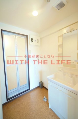 洗面設備　スペースが確保できる洗面所です