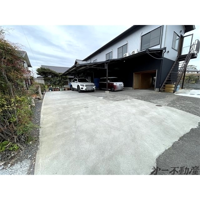 駐車場　駐車場