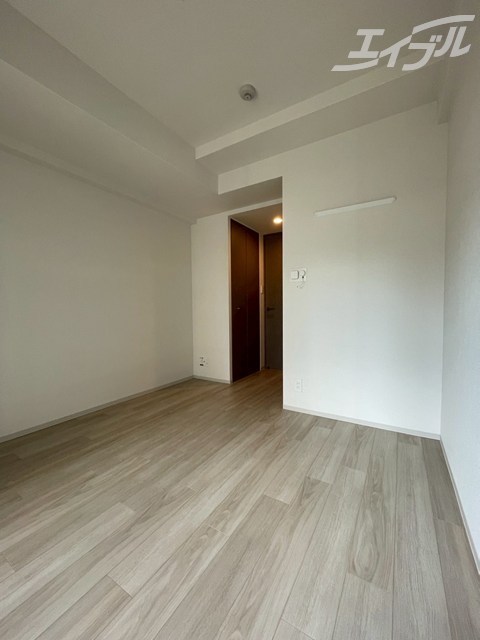 居室・リビング　洋室６帖です！