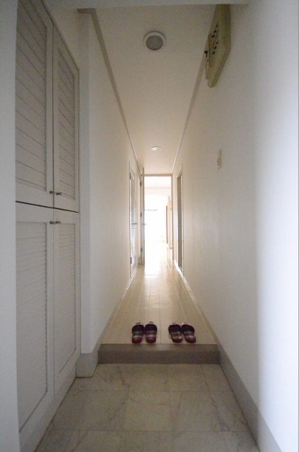 玄関　別号室の写真です（反転）