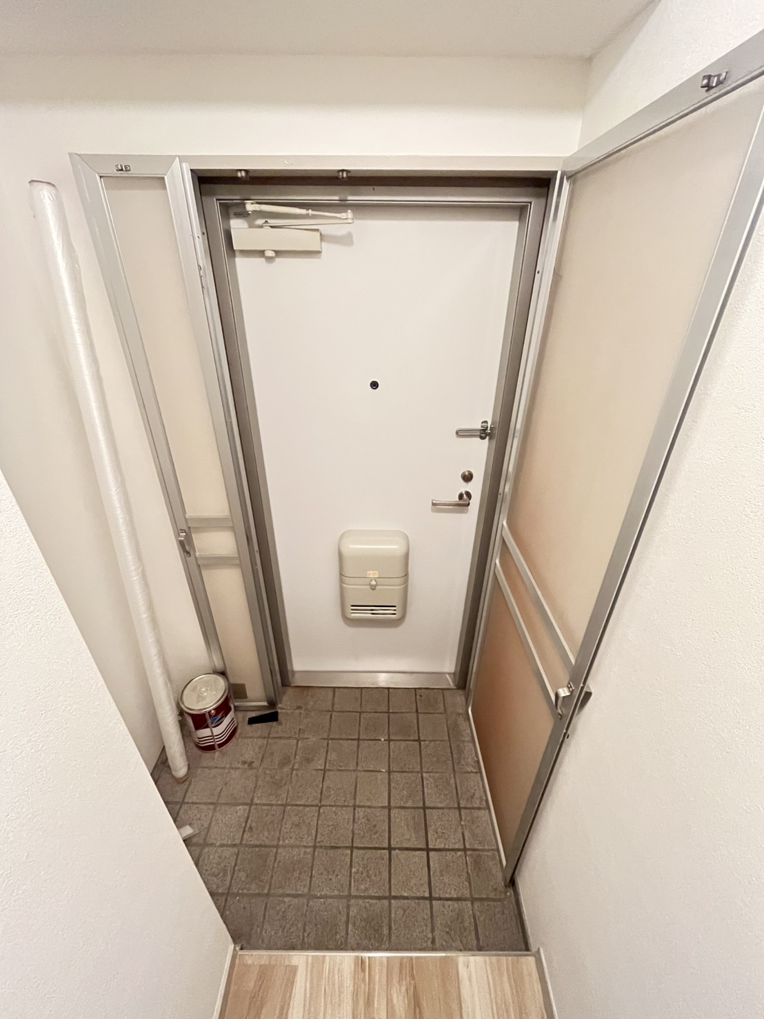 サンロイヤル霞ヶ丘の玄関写真