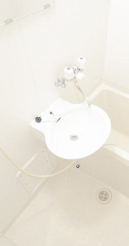 洗面設備　同物件、別号室のものです。