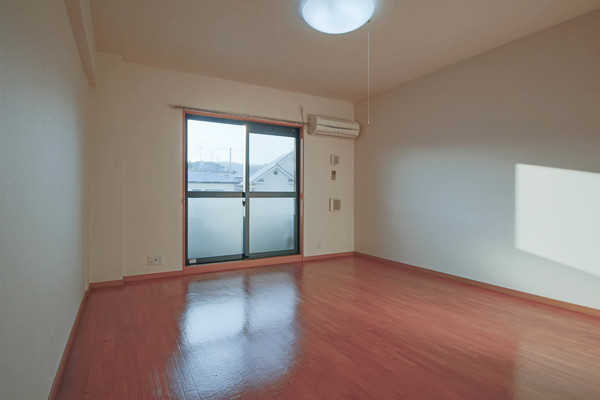 居室・リビング　同じ建物の別のお部屋