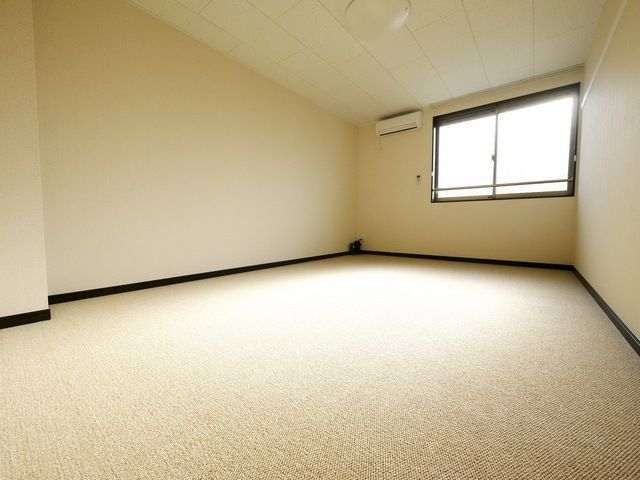 居室・リビング　★２階は防音のためカーペット★