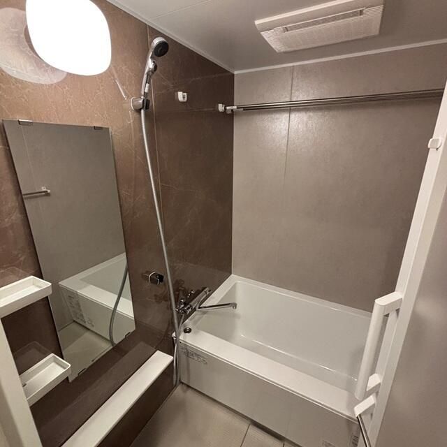 バス・シャワールーム　ゆったり過ごせるお風呂です