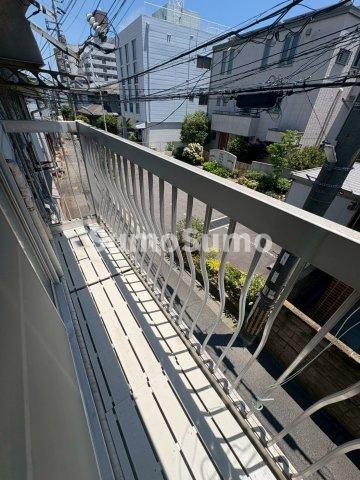 バルコニー　開放的で明るい空間を演出してくれるバルコニーです