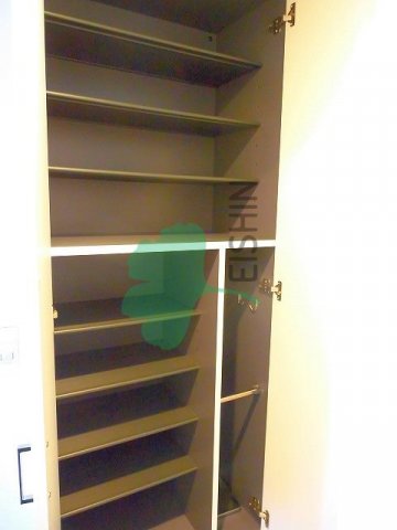 玄関　下駄箱もしっかりついてます！