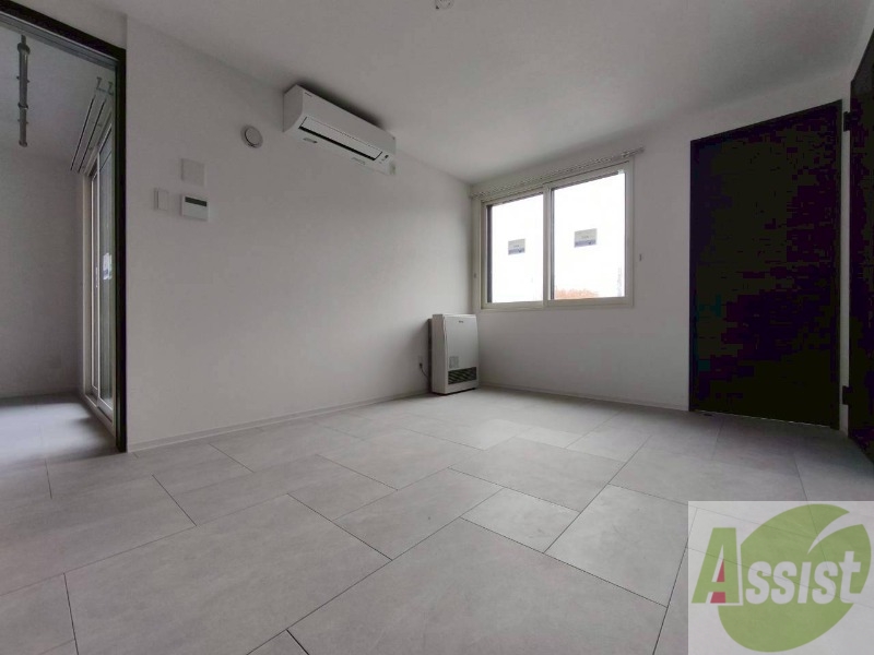 居室・リビング　白を基調とした明るい印象のお部屋になっています！