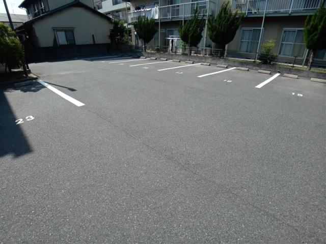 駐車場　駐車場