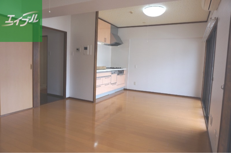 居室・リビング　※７０２号室写真