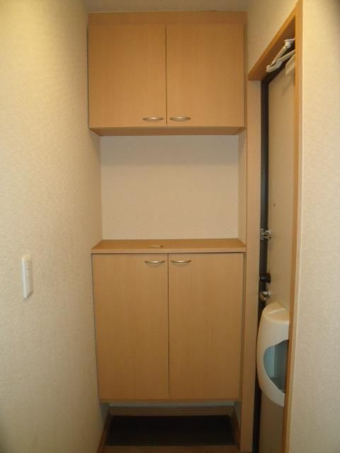 玄関　シューズボックス完備