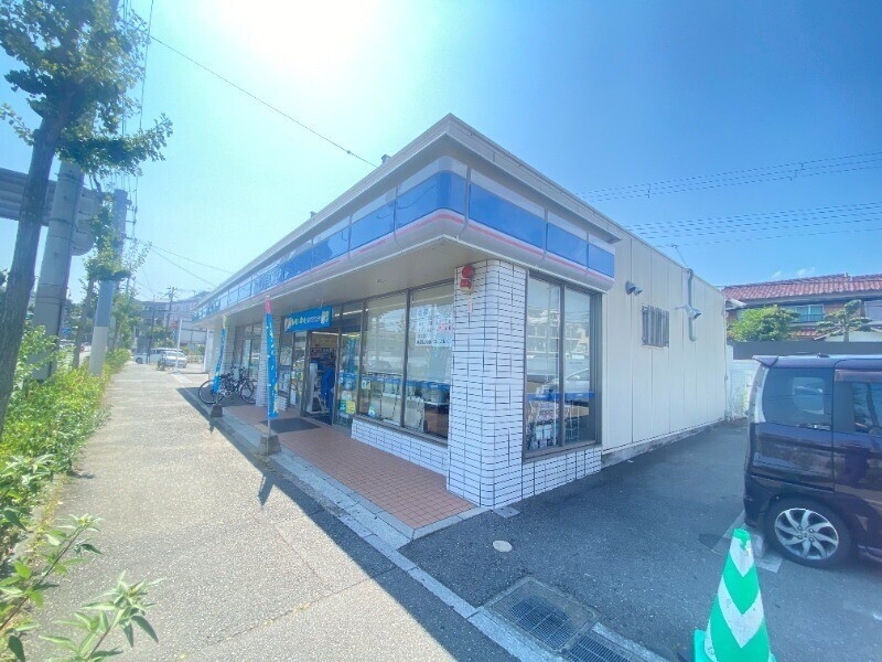 コンビニ　ローソン垂水あじさい公園前店（コンビニ）まで278m