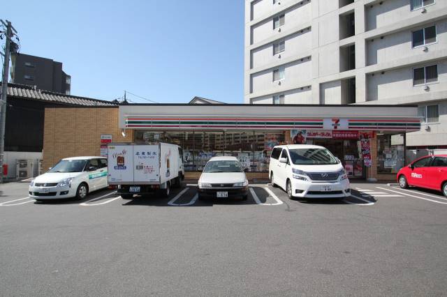 コンビニ　セブンイレブン 名古屋新出来2丁目店（コンビニ）まで400m
