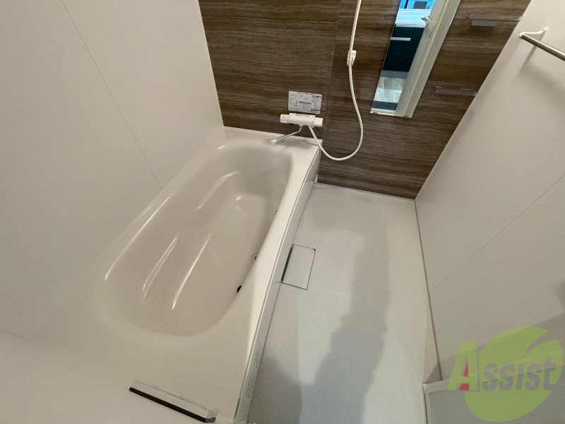 バス・シャワールーム　お風呂になります。一日の疲れを癒してくださいね。