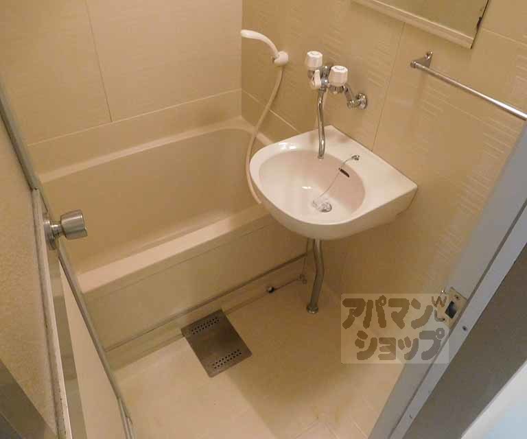 バス・シャワールーム　バス