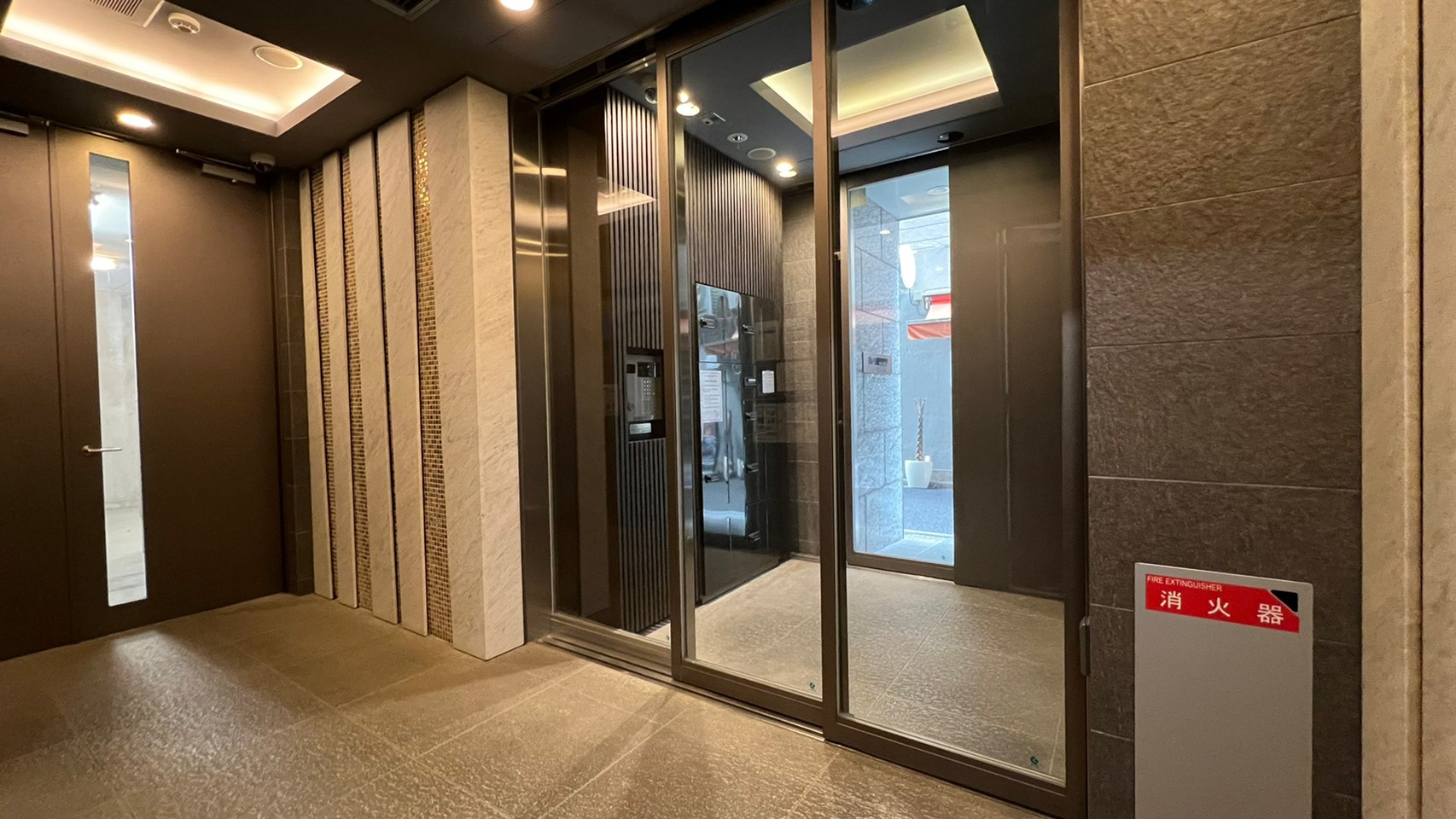 ロビー　ロビー