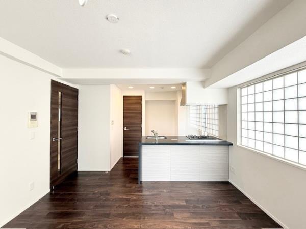 居室・リビング　内観1