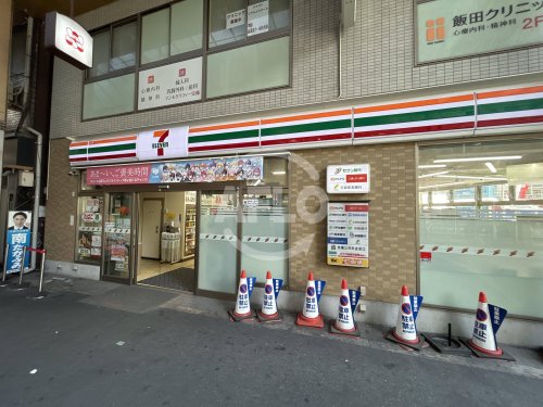 コンビニ　セブン-イレブン 大阪十三東2丁目店（コンビニ）まで100m