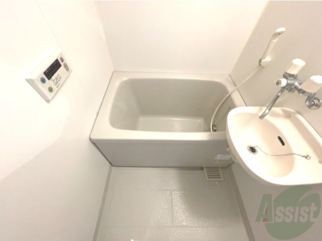 バス・シャワールーム　こちらのお風呂で日々の疲れを癒してください～