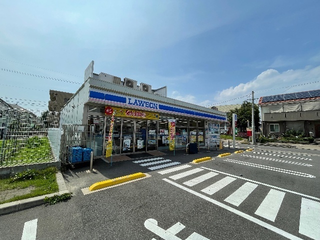 コンビニ　ローソン（コンビニ）まで750m