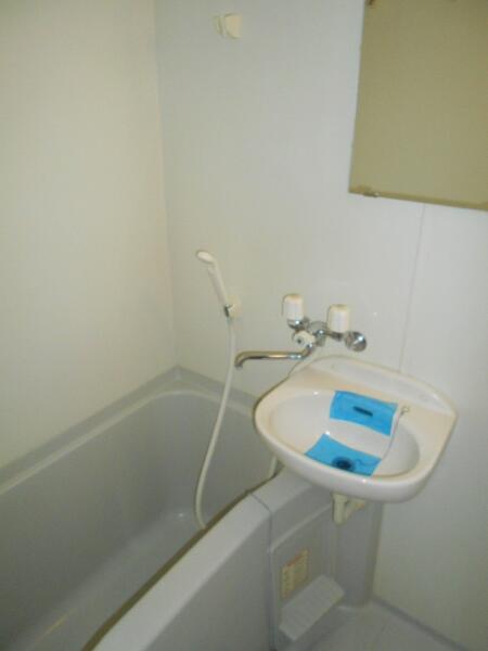 バス・シャワールーム　同タイプの写真です☆