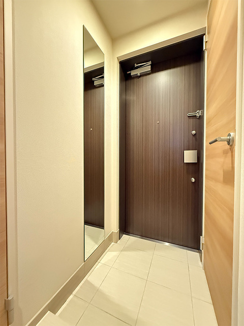 玄関　※写真は同タイプ住戸です。