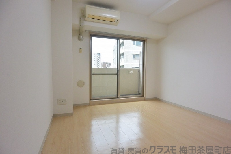 居室・リビング　室内