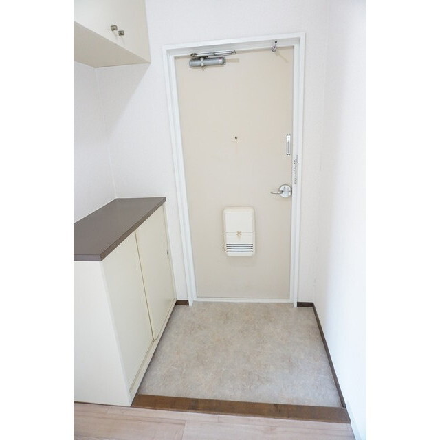 玄関　（２００３）