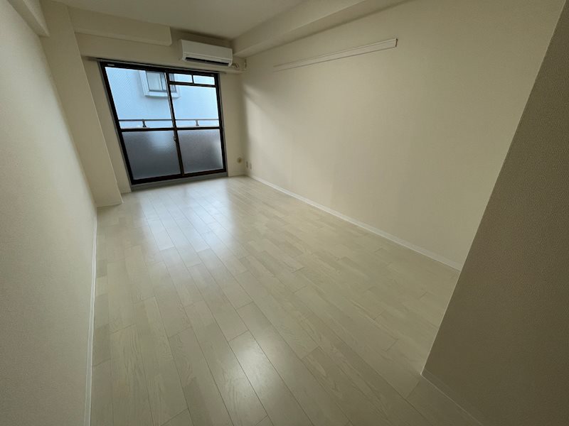 居室・リビング　同物件別号室