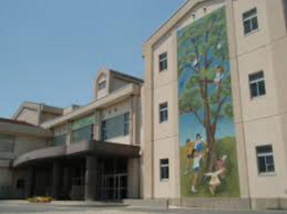 小学校　津市立南が丘小学校（小学校）まで1197m