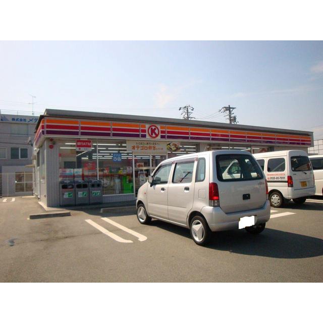 コンビニ　コンビニ（コンビニ）まで560m