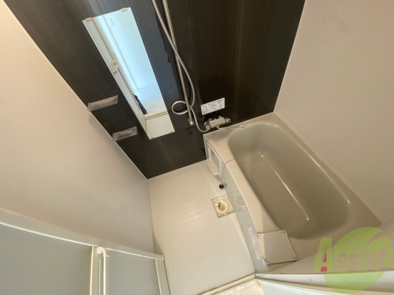 バス・シャワールーム　お風呂になります。一日の疲れを癒してくださいね。