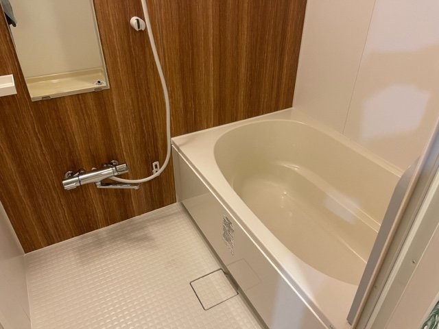 バス・シャワールーム　追い焚き機能付きバス