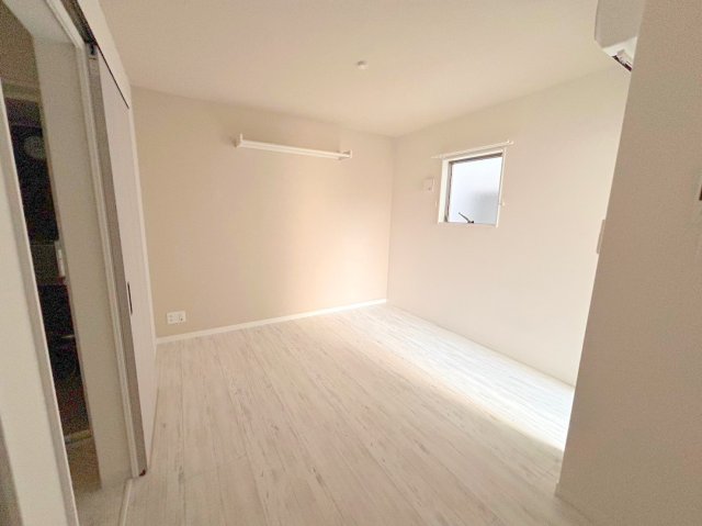 居室・リビング　どんな家具でも合わせやすいですよ。