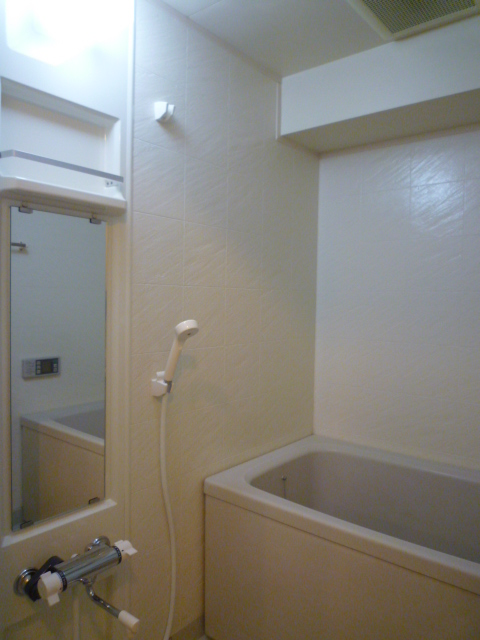 バス・シャワールーム　※こちらの写真は他部屋になり参考写真です