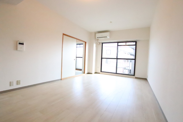 居室・リビング　※同物件、別号室の為参考写真になります。