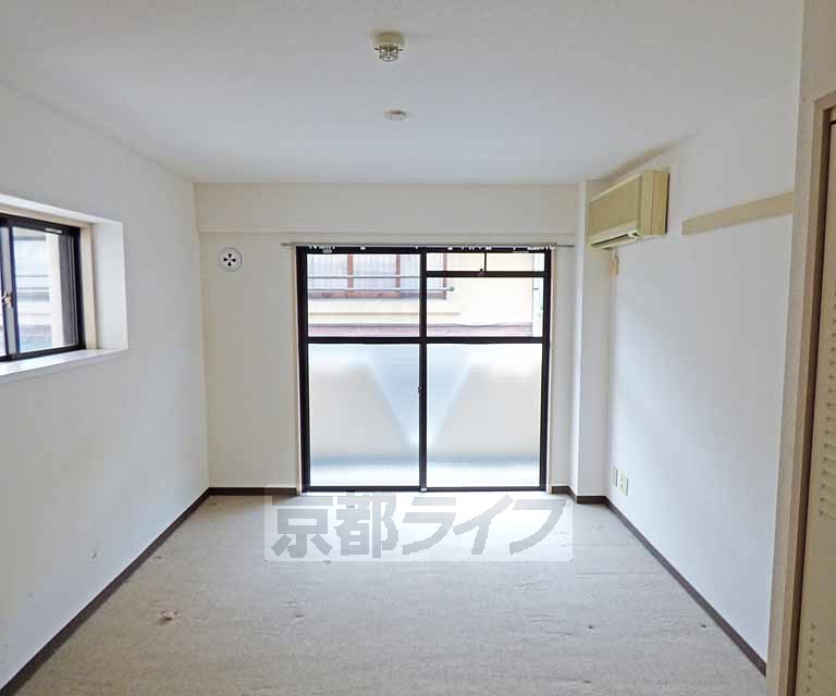 居室・リビング　綺麗なお部屋です。