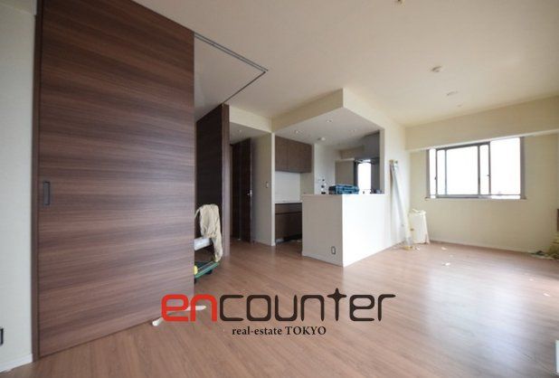 居室・リビング　※同マンション別室参考写真