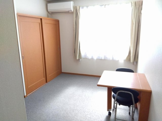 居室・リビング　こちらの居間で趣味の時間をお楽しみください