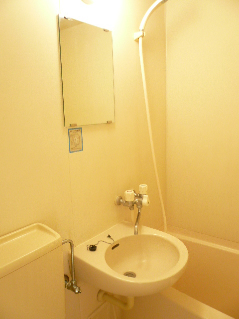 洗面設備　【別室参考写真】◆清潔感のあるユニットバス