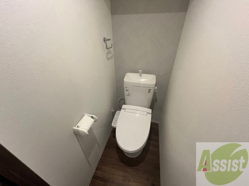 トイレ　こちらはトイレです。清潔感があり、安心して使用できます。