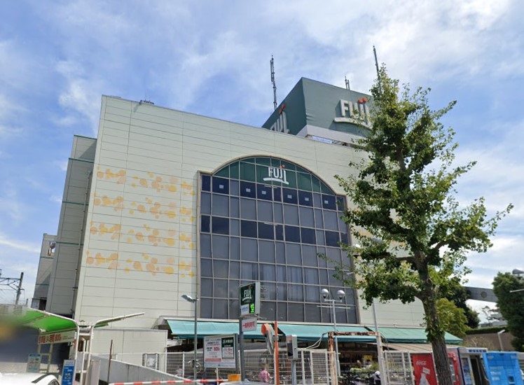 スーパー　FUJIスーパー（スーパー）まで905m