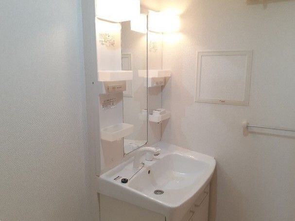 洗面設備　脱衣スペースもあります