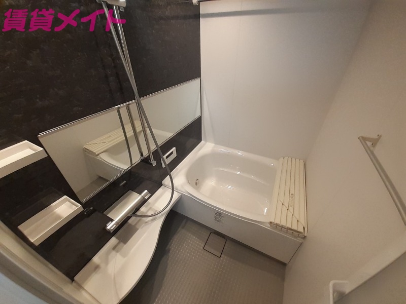 バス・シャワールーム　同型参考写真