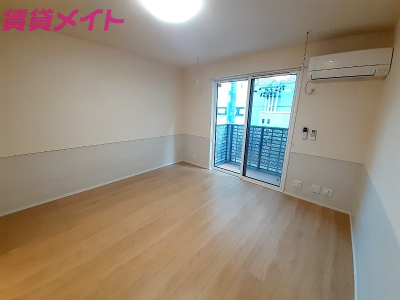 居室・リビング　同型参考写真