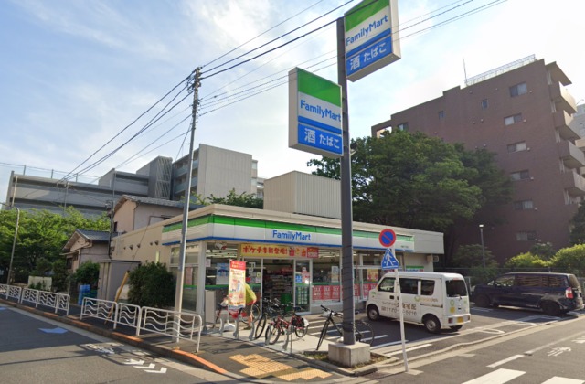 コンビニ　ファミリーマート木場六丁目店（コンビニ）まで137m