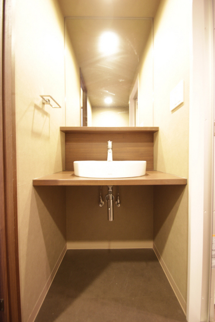 洗面設備　※別室の参考写真です。