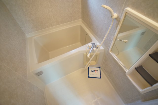 バス・シャワールーム　落ち着いた空間のお風呂です