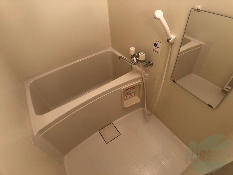 バス・シャワールーム　お風呂です。ゆっくりお風呂につかるのも体に良いですね～