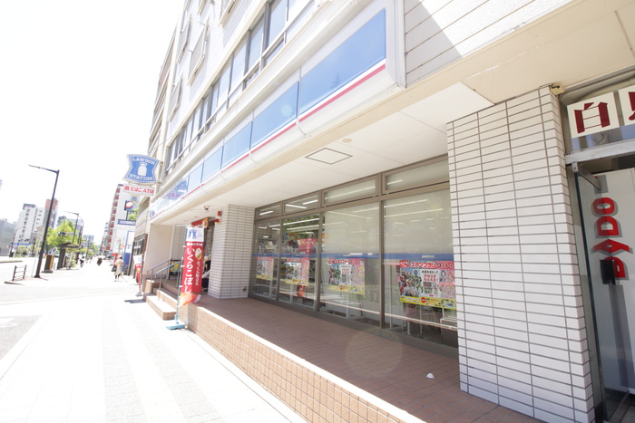 コンビニ　ローソン（コンビニ）まで180m